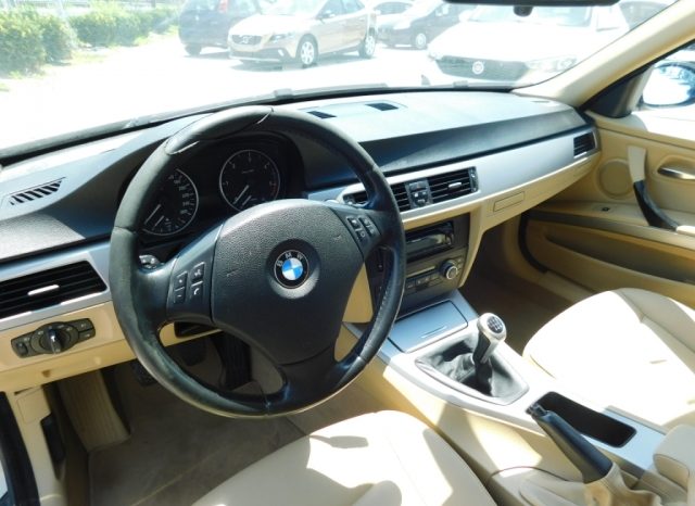 BMW 3 Series 320DT (Ε) full