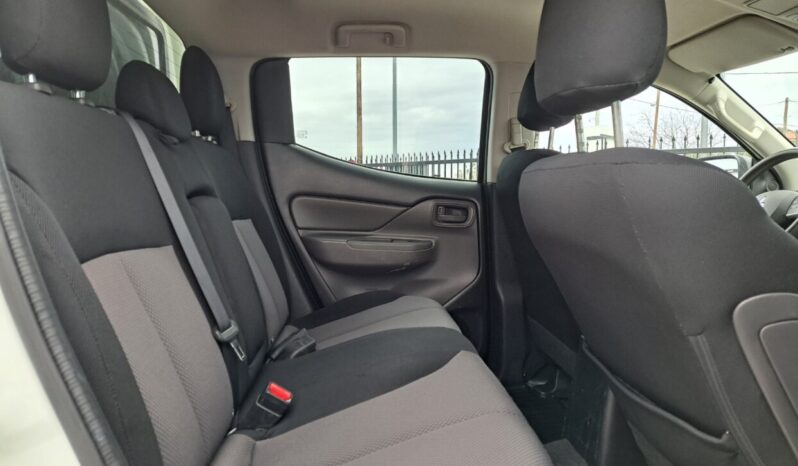 Mitsubishi L200 2.4 Double Cab Invite 4WD full