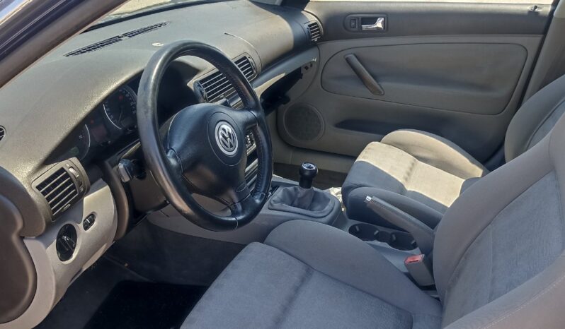 Volkswagen Passat 1.8 full