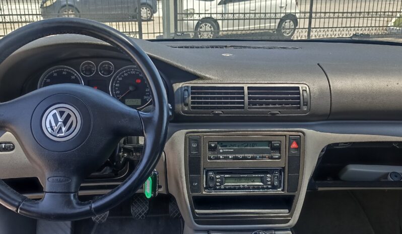 Volkswagen Passat 1.8 full