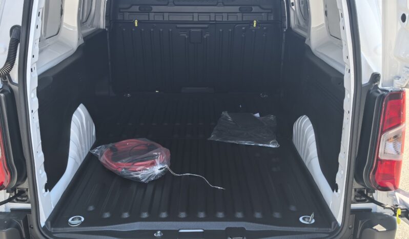 PEUGEOT e-PARTNER VAN 136hp L2H1 full