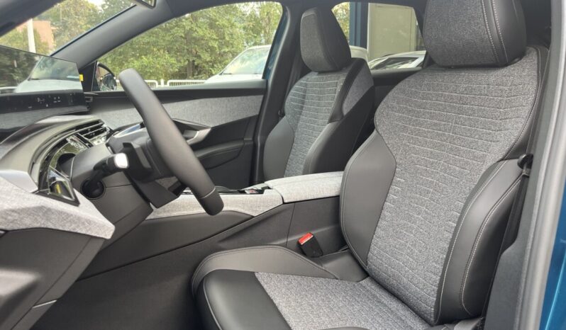 Peugeot 3008 HYBRID 145hp E-DCS6 ALLURE full