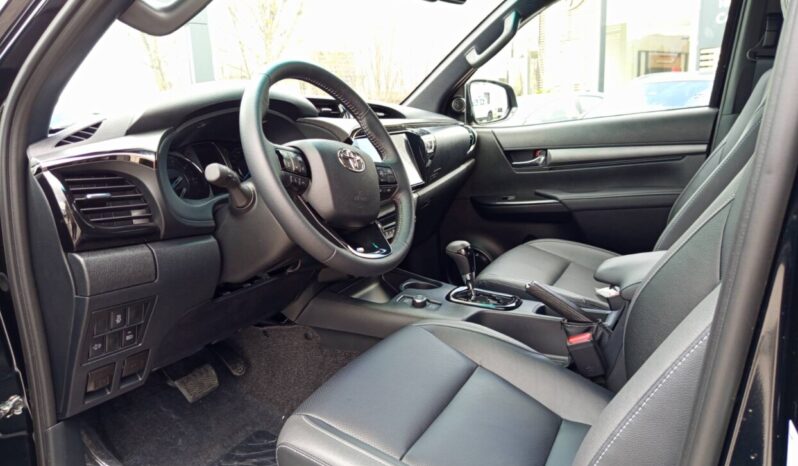 TOYOTA HILUX DC 4X4 2.8D 48V INVINCIBLE A/T full