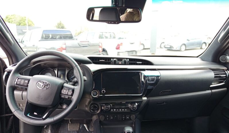TOYOTA HILUX DC 4X4 2.8D 48V INVINCIBLE A/T full