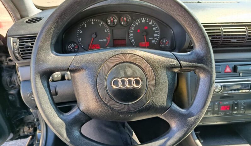 AUDI A4 1.6 BENZINH full