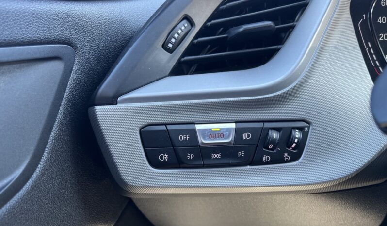 BMW 116d F40 Advantage full