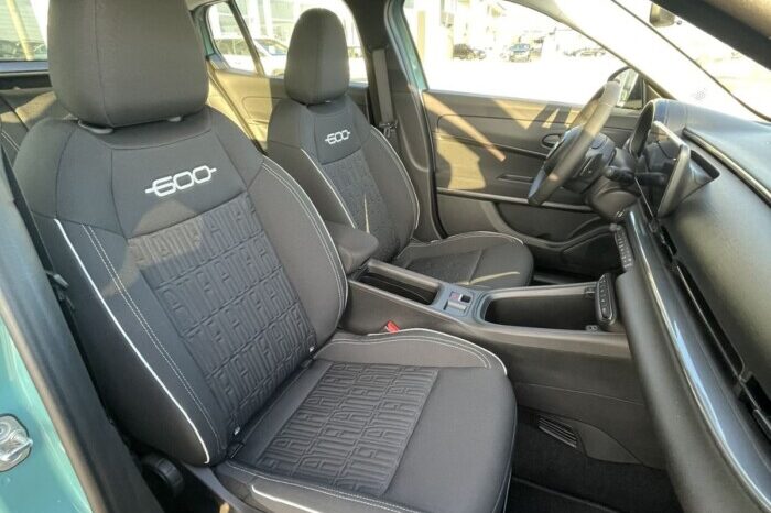 FIAT 600 Hybrid 1.2cc 110CV DCT Comfort full