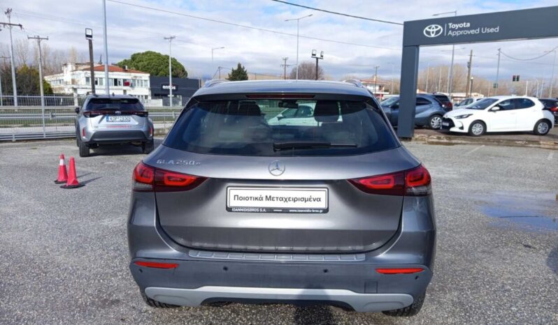 Mercedes Benz GLA 250E Advantage (Φ) full