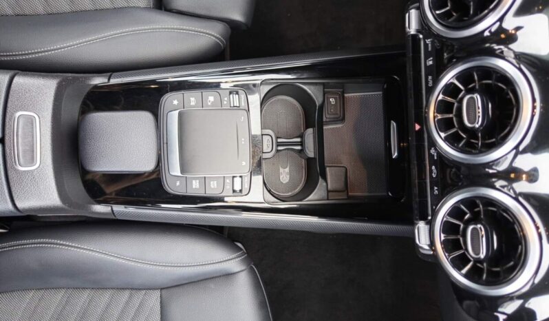 Mercedes Benz GLA 250E Advantage (Φ) full