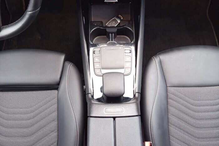 Mercedes Benz GLA 250E Advantage (Φ) full