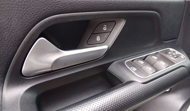 Mercedes Benz GLA 250E Advantage (Φ) full