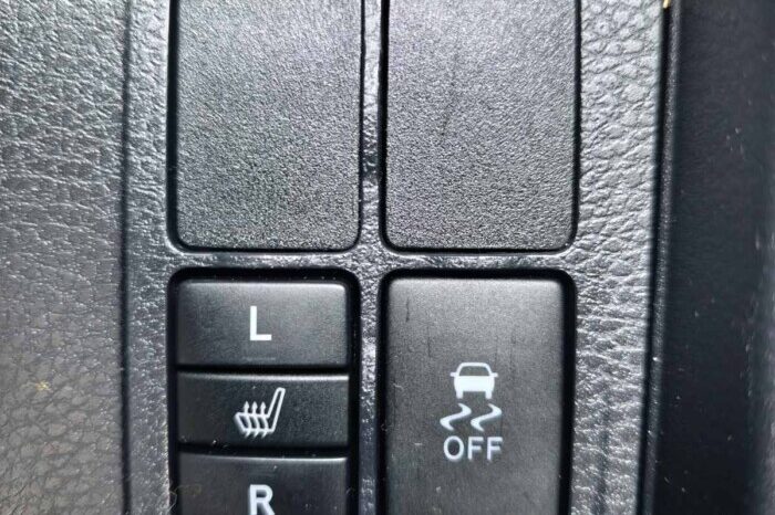 Toyota Yaris 1.3 Active Plus 100hp full