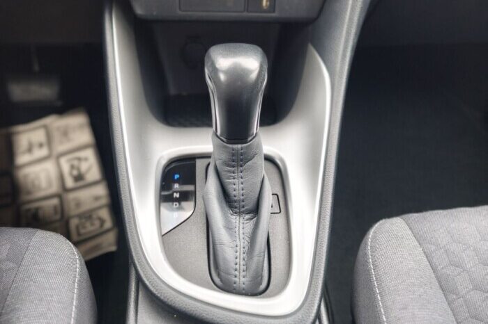 Toyota Yaris 1.5 Hybrid 116hp Style full