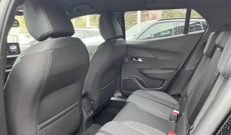 Peugeot 2008 FL 1.2 PureTech 100hp Allure full