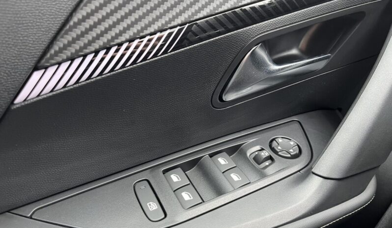 Peugeot 2008 FL 1.2 PureTech 100hp Allure full