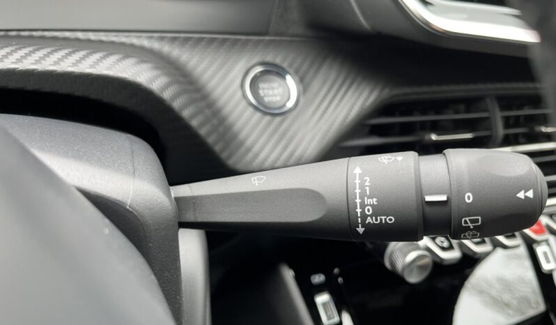 Peugeot 2008 FL 1.2 PureTech 100hp Allure full