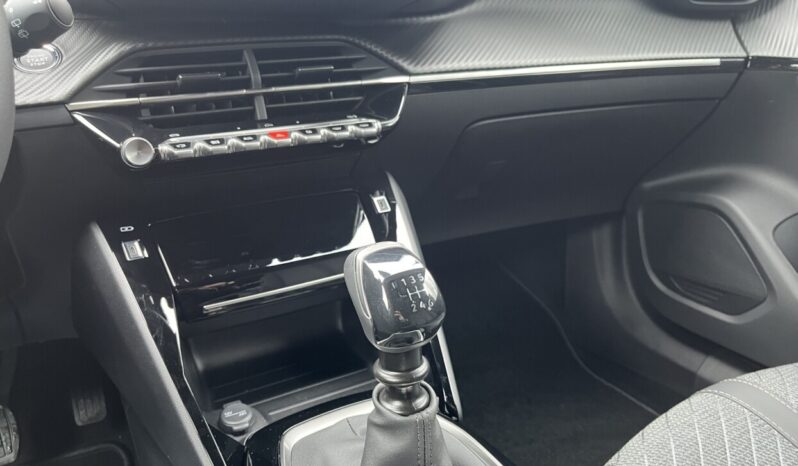 Peugeot 2008 FL 1.2 PureTech 100hp Allure full