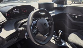 PEUGEOT 2008 FL 1.2 100hp STYLE full