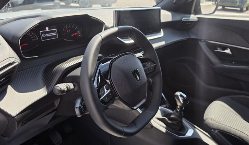PEUGEOT 2008 FL 1.2 100hp STYLE full
