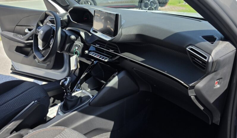 PEUGEOT 2008 FL 1.2 100hp STYLE full