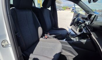 PEUGEOT 2008 FL 1.2 100hp STYLE full