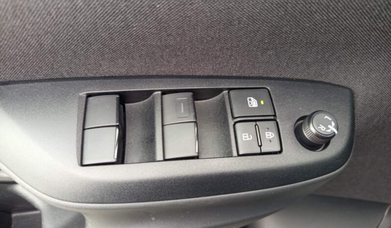 TOYOTA Yaris Cross 1.5 HDF Style (Φ) full