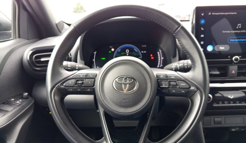 TOYOTA Yaris Cross 1.5 HDF Style (Φ) full