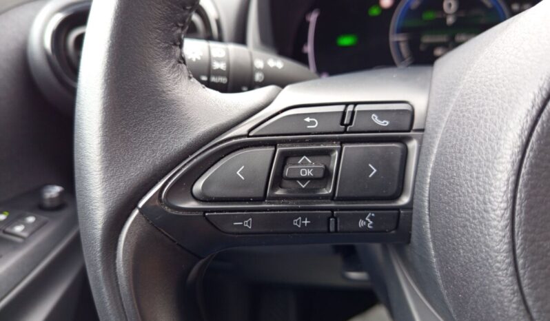 TOYOTA Yaris Cross 1.5 HDF Style (Φ) full