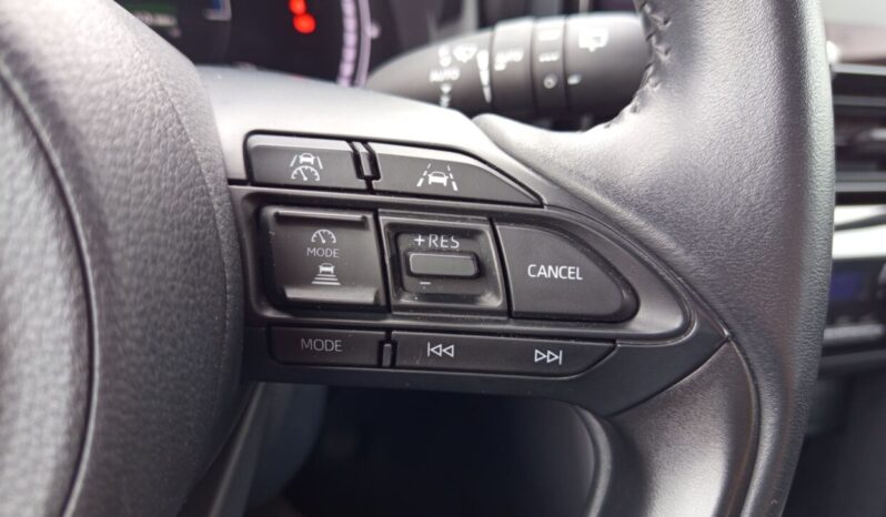 TOYOTA Yaris Cross 1.5 HDF Style (Φ) full