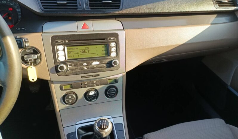 Volkswagen Passat 1.6 BENZINH 115hp full