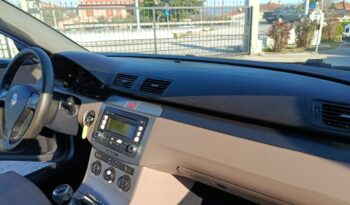 Volkswagen Passat 1.6 BENZINH 115hp full