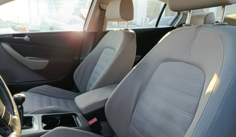 Volkswagen Passat 1.6 BENZINH 115hp full