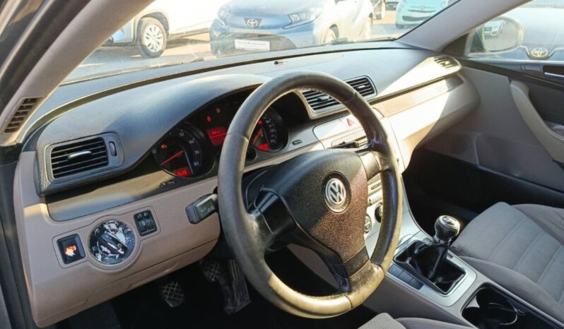 Volkswagen Passat 1.6 BENZINH 115hp full
