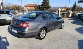 Volkswagen Passat 1.6 BENZINH 115hp full