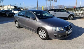 Volkswagen Passat 1.6 BENZINH 115hp full