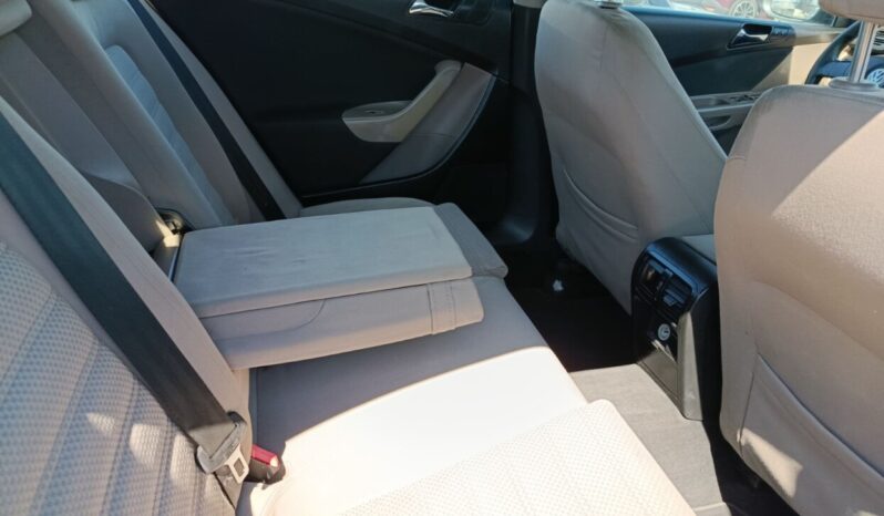 Volkswagen Passat 1.6 BENZINH 115hp full