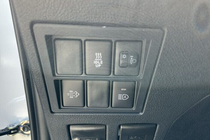 Toyota HILUX DC 4X4 2.8D 48V CRUISER A/T full