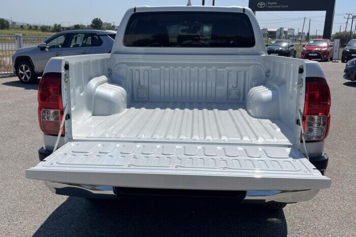 Toyota HILUX DC 4X4 2.8D 48V CRUISER A/T full