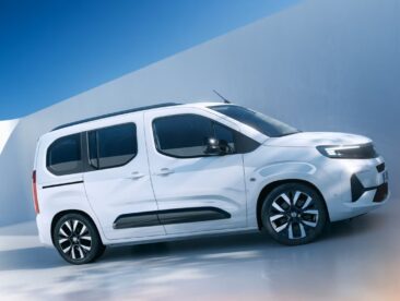 opel-combo-life-my2023-bev-exterior-tg02-16×9