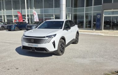 PEUGEOT 3008 HYBRID 145 e-DCS6 STYLE