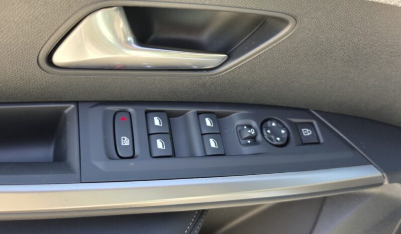 PEUGEOT 3008 HYBRID 145 e-DCS6 STYLE full