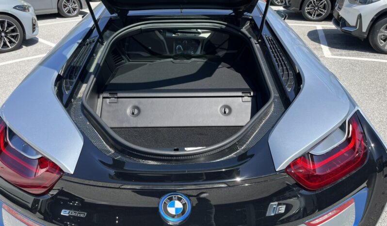 BMW i8 Coupe 1.5 Plug-In Hybrid full