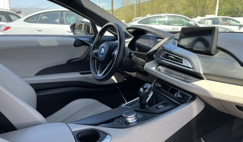 BMW i8 Coupe 1.5 Plug-In Hybrid full