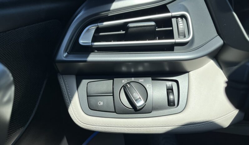 BMW i8 Coupe 1.5 Plug-In Hybrid full