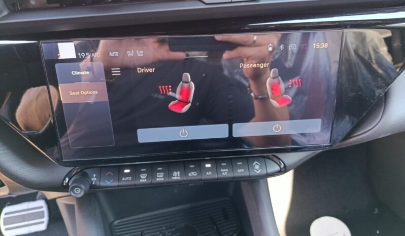 Alfa Romeo Junior Ti 1.2 eDCT 145hp MHEV Petrol full
