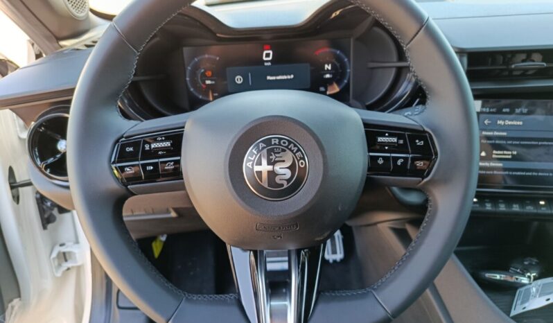 Alfa Romeo Junior Ti 1.2 eDCT 145hp MHEV Petrol full