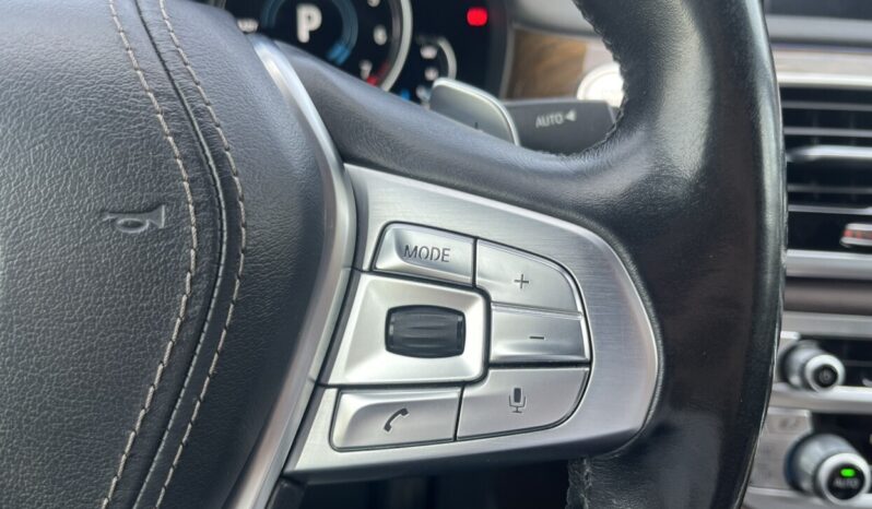 BMW 740e Plug-In M Pack full