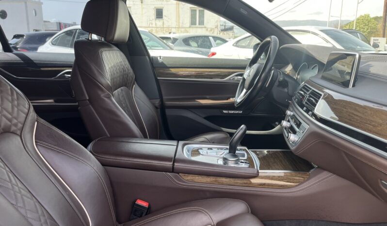 BMW 740e Plug-In M Pack full