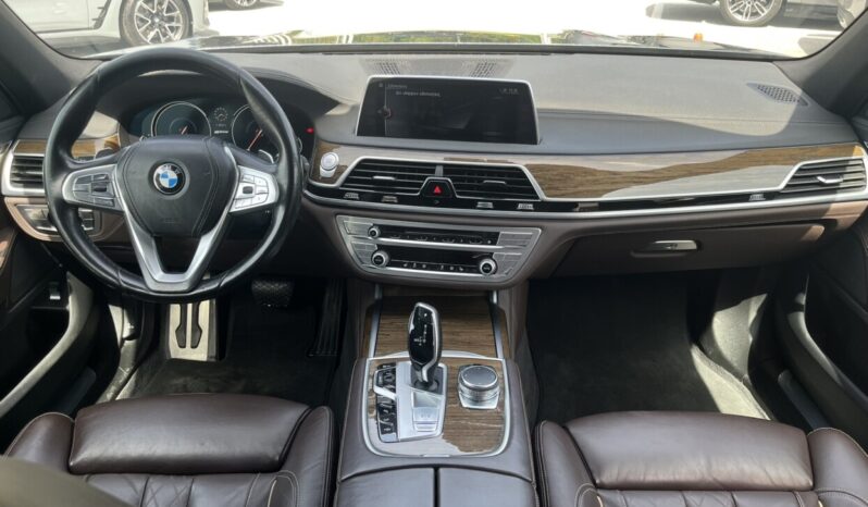 BMW 740e Plug-In M Pack full