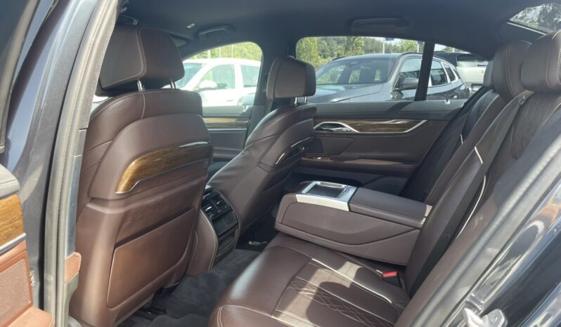 BMW 740e Plug-In M Pack full